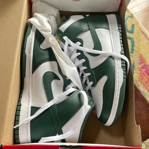 NIKE DUNK HI RETRO- noble green mens 10/womans 11.5 Never worn.